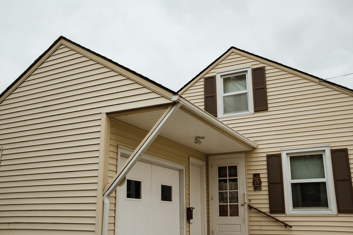 Signs Your House Needs New Siding - 1-800-HANSONS